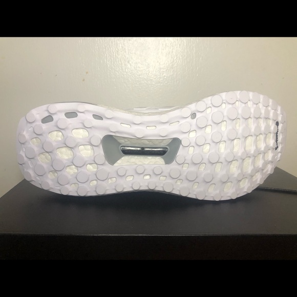 ⚠️SOLD⚠️ Adidas UltraBoost 2.0| Triple White - Picture 7 of 8